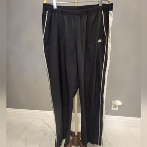 Vintage Nike track pants🖤